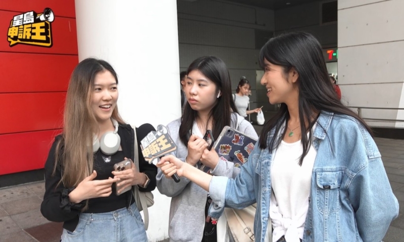 受访市民邝小姐（左一）认为，女孩子使用这个网约车平台，或会被人摸大腿。