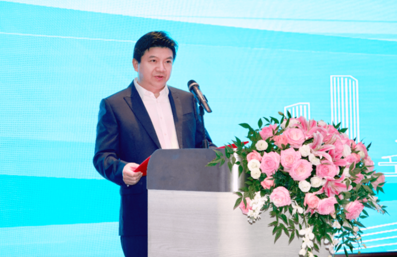 湖南机场集团董事长邱继兴。