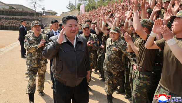 朝鲜首度确认，金正恩下令派军队助俄军攻乌克兰。