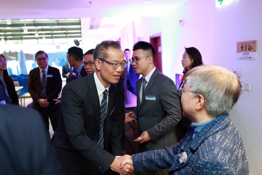 第二届“科技罪案警政顾问小组”于今年3月成立，小组主席叶云龙欢迎小组成员参与会议