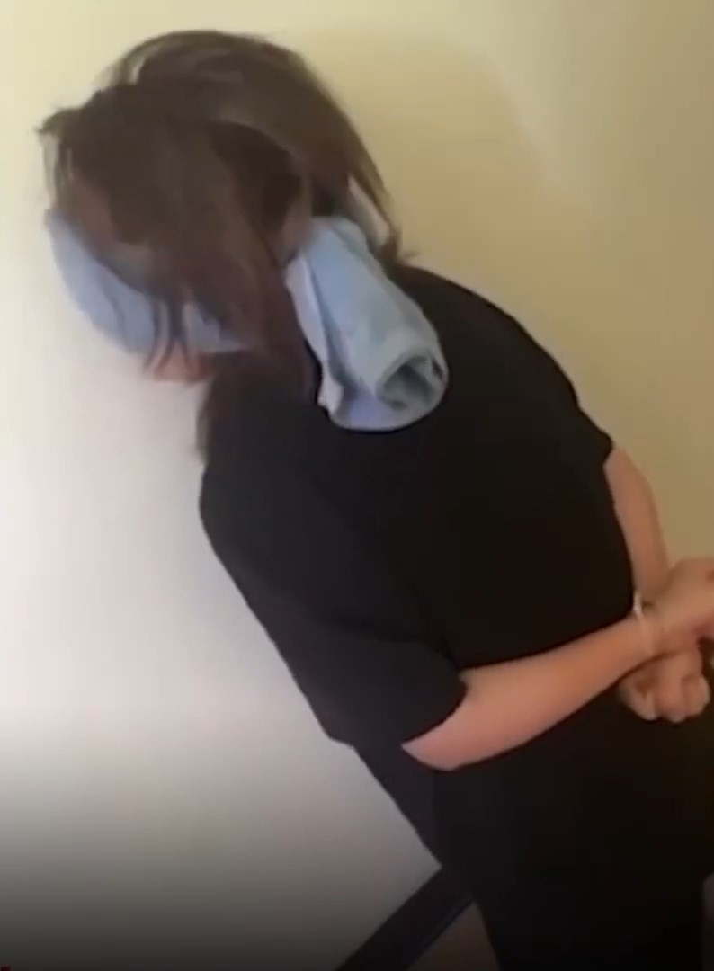 女子被绑匪拍片勒索。