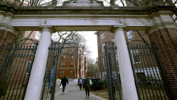 哈佛大学拒绝让特朗普政府干预校政。