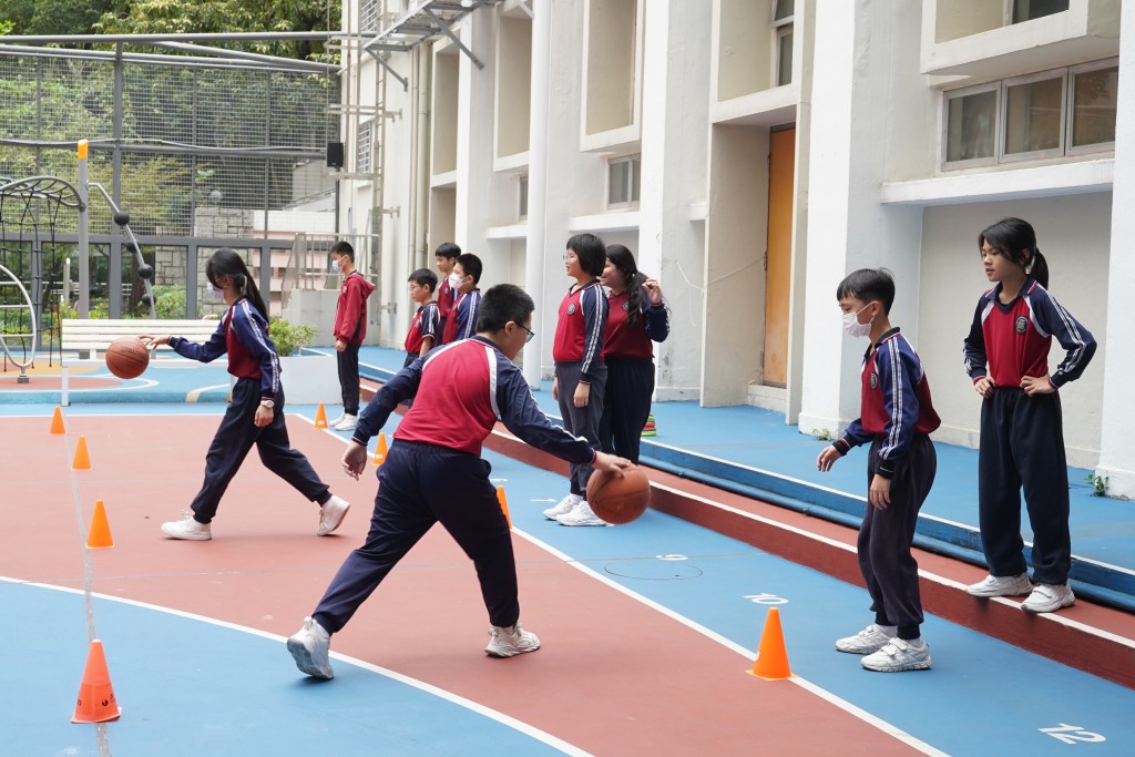 香港教育局将为每间参与学校每学年提供总额上限达19万元的津贴。