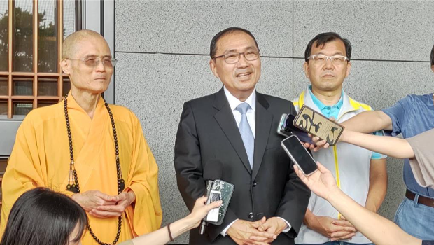 侯友谊向民众党递橄榄枝？