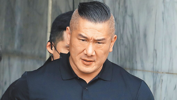 台湾网红“馆长”陈之汉今日抵深，喊话“让台湾民众大饱眼福”