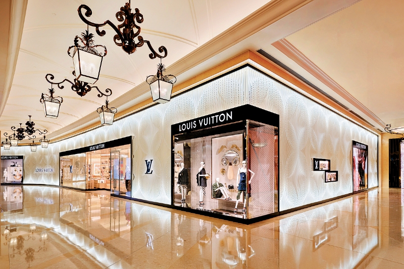 11Louis Vuitton澳门四季名店的专门店占地逾1,960平方米。