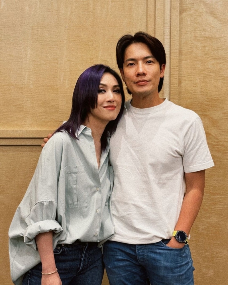 杨千嬅与丁子高结婚多年一直恩爱，并会互相支持。