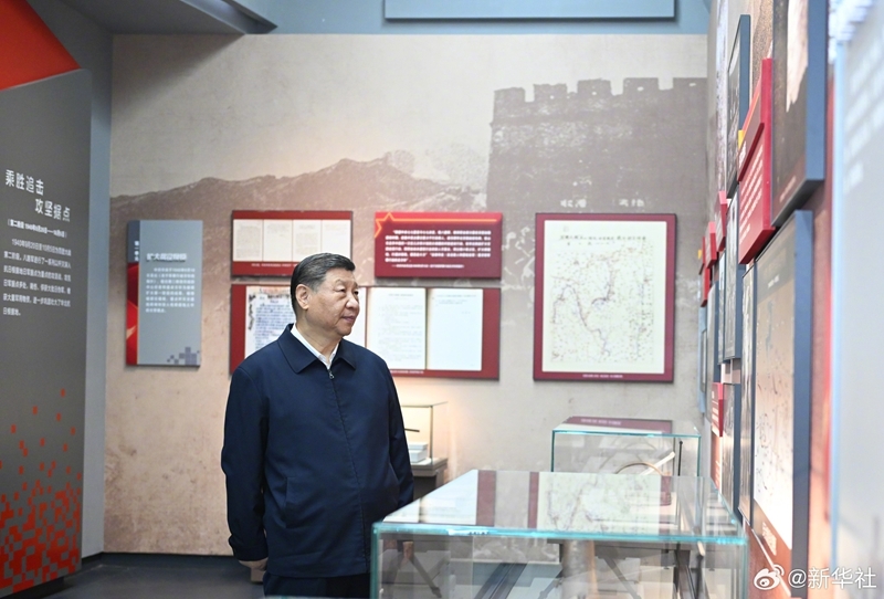 习近平总书记参观纪念馆