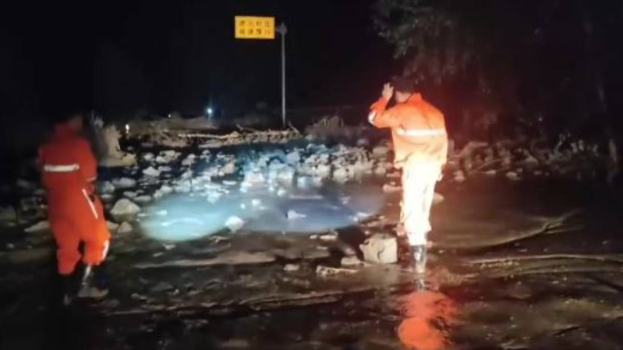 青海门源日前大暴雨引致山泥倾泻造成3名游客死亡。抖音＠门源融媒