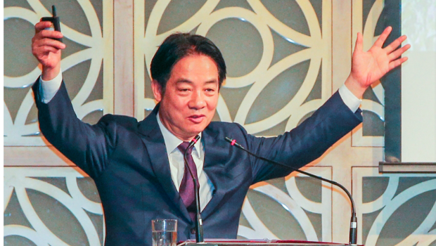 赖清德“十讲”、勘灾失言惊句不断，名嘴直酸，闭嘴已成为唯一正向策略。