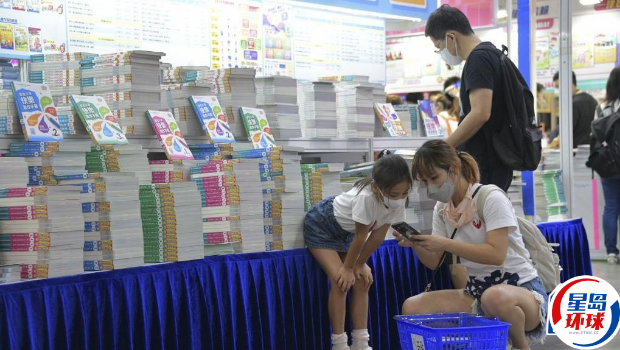 个别学校自发实践，ESG教育推行卡关，跨学科难整合，教材乏人编撰