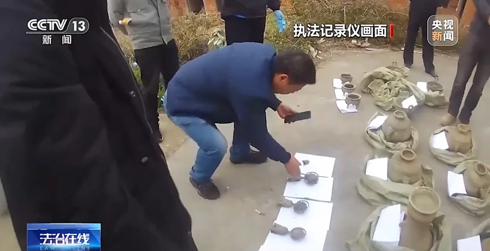 内地有男子看盗墓小说后，自学技巧盗墓被捕。