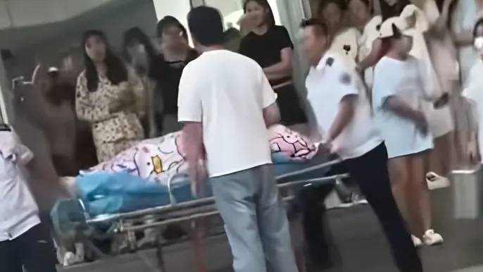 甘肃高校女生宿舍分娩失血过多去世？
