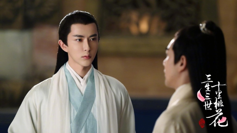 于朦胧在《三生三世十里桃花》中饰演白真。
