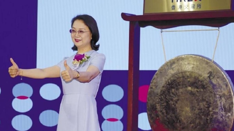 钟慧娟登顶中国女首富