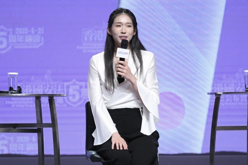 江旻憓加入马会后，曝光率不低。图为她参加国安法论坛。