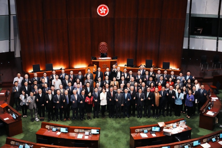 香港特区立法会换届选举共接获161份提名表格