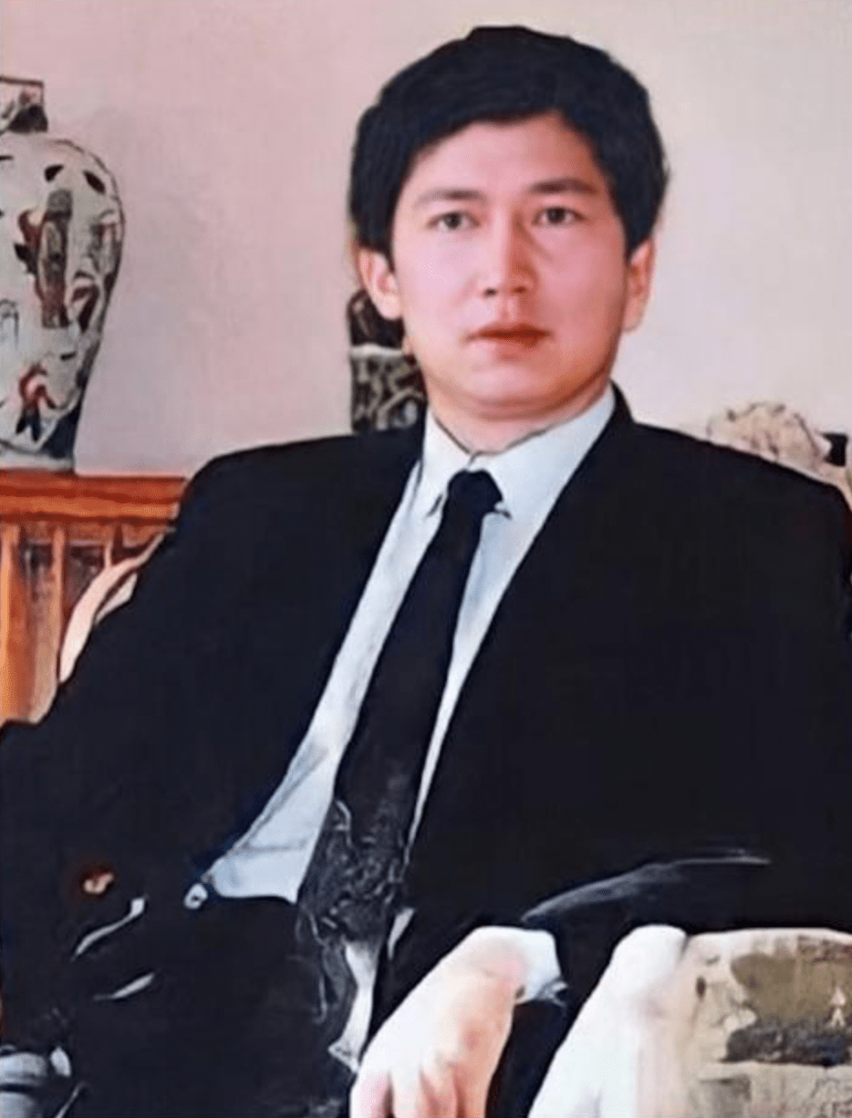李春平曾被年长39岁富婆包养13年。 李春平曾被年长39岁富婆包养13年。