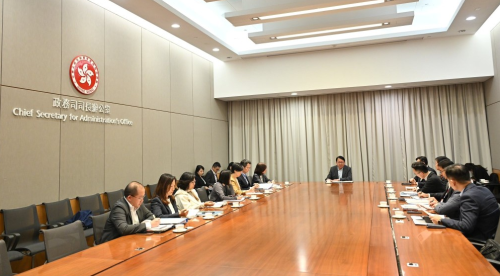为确保各部门能迅速落实并配合独立委员会工作，政务司司长陈国基在行政长官宣布委任后，随即于傍晚召集各相关政策局和部门举行会议。