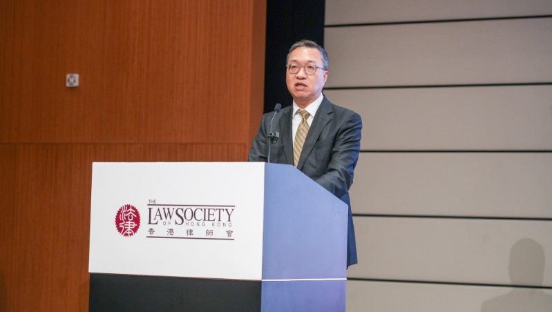 林定国出席律师会嘉许计划颁奖礼