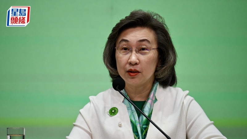 公务员事务局局长杨何蓓茵