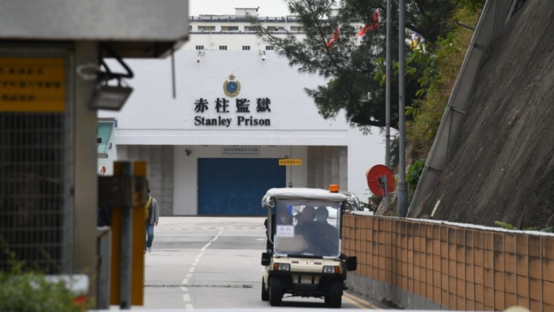 惩教署致力确保羁管环境稳妥、安全、人道、合适及健康，并为在囚人士提供适切的更生计划，协助他们具尊严地改过自新。