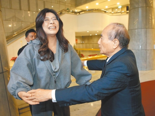 郑丽文聘最高顾问