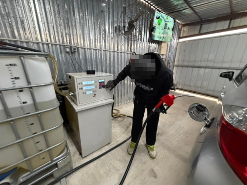 “鬼油站”高调卖广告半价有礼送