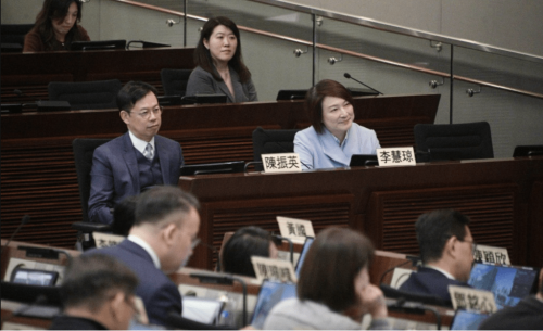李慧琼、陈振英两位候选人 李慧琼、陈振英两位候选人