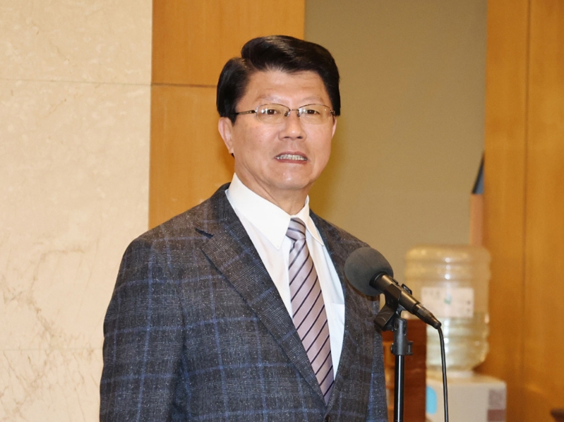 谢龙介