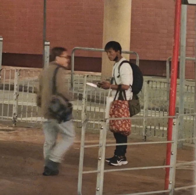 不容易