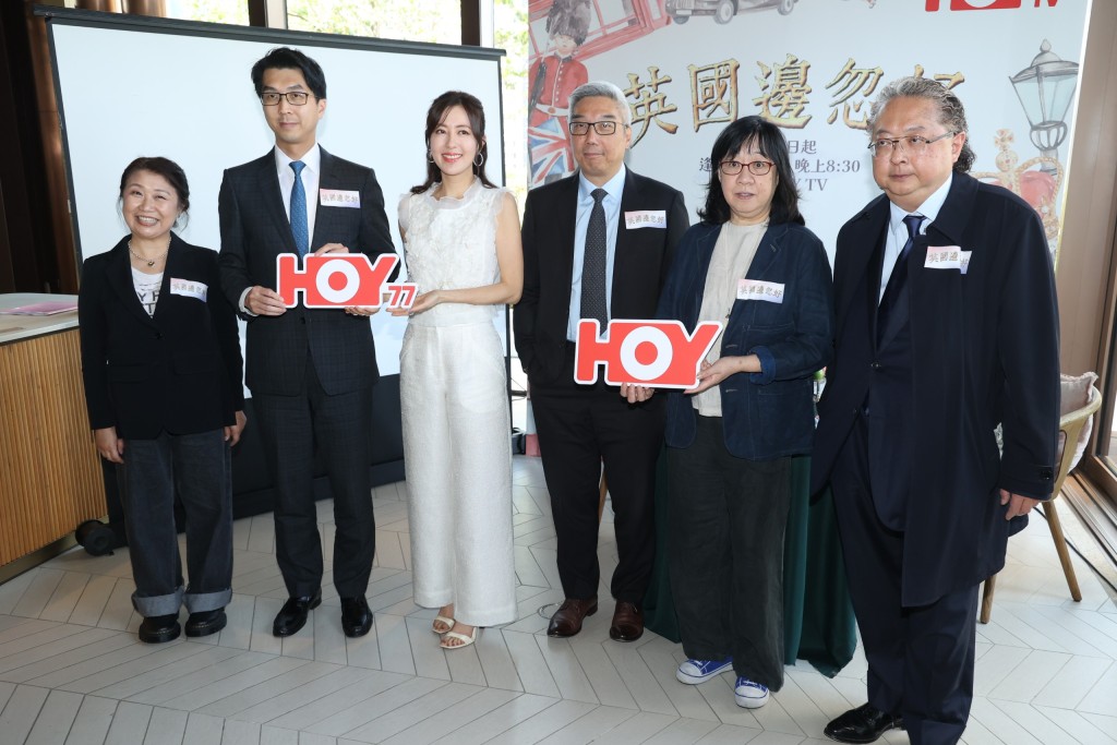 有线宽频高层大地震，杜之克（右三）、余咏珊（右二）、何哲图（右一）辞任。