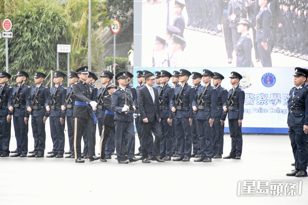 警察学院今日举行结业会操。