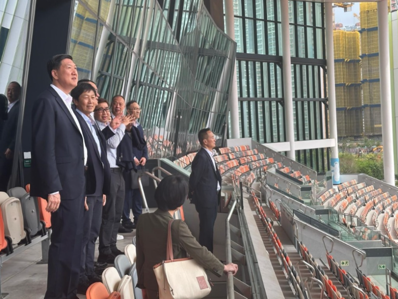 国家体育总局局长高志丹视察启德体育园设施。