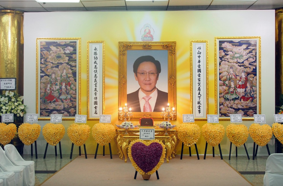 向华胜于2014年逝世。