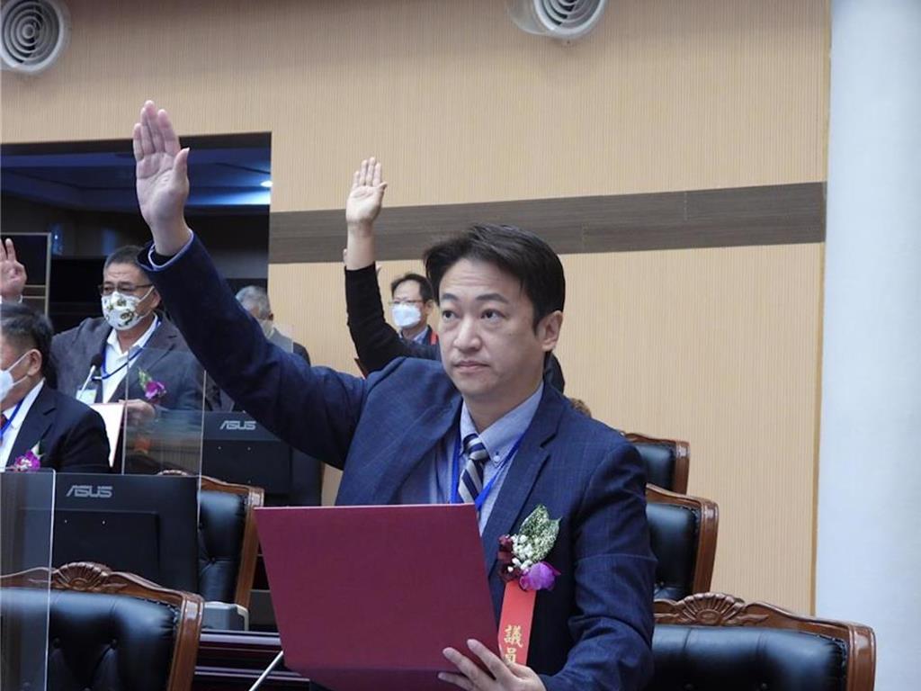 花莲县无党籍议员魏嘉贤今天透过影片，向各界宣布将投入年底的县长选战