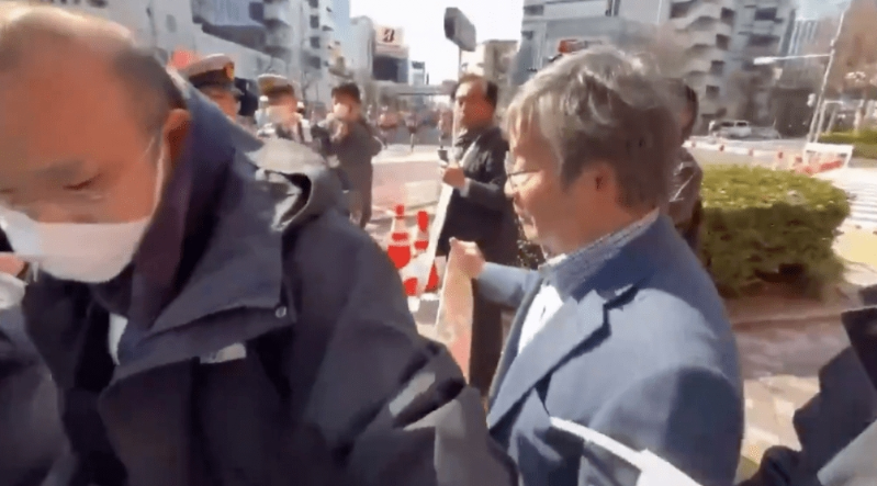撞华人2
