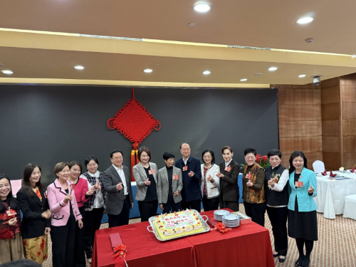 陈曼琪1 陈曼琪1