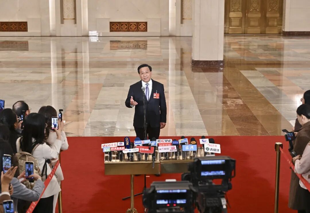 这是农业农村部部长韩俊接受媒体采访