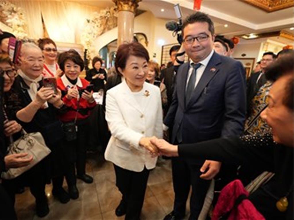 台中市长卢秀燕美东时间14日晚间出席纽约侨界欢迎晚宴