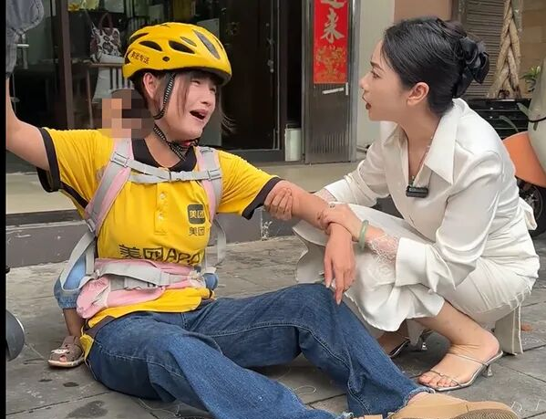 “潦倒外卖员”和“貌美老板”演苦情戏，只为卖货