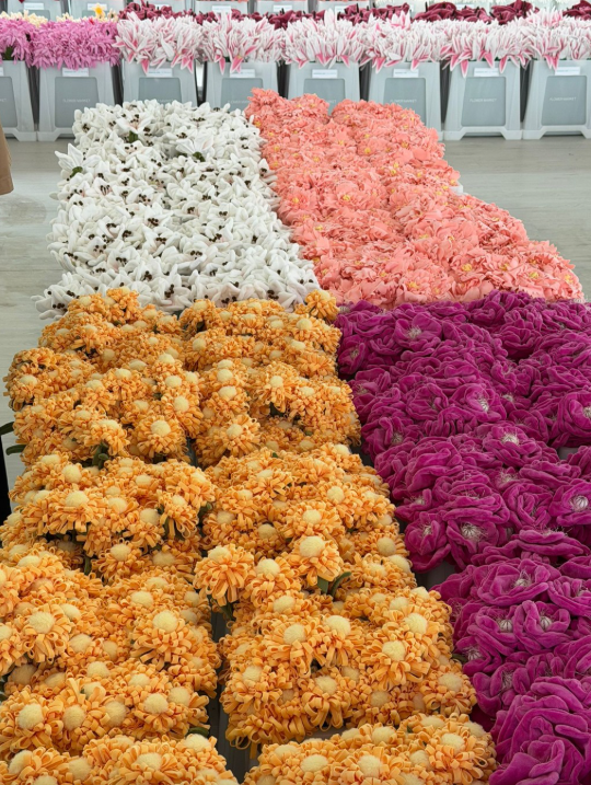 「Henderson Land x Cj Hendry Flower Market」，将于3月19日至22日首度登陆亚洲，于中环海滨举行。1