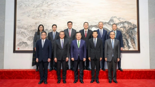 夏宝龙会见访京财政司司长陈茂波一行
