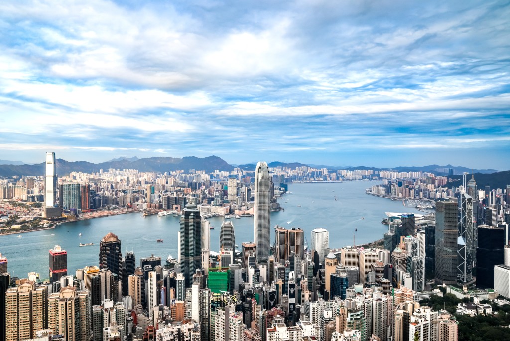 2013年至2023年，香港与“一带一路”沿线国家贸易总额上升80%。