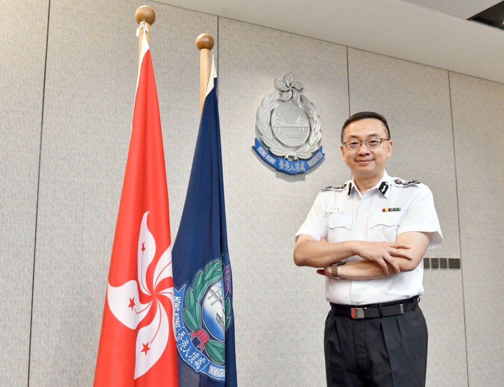 入境处处长郭俊峯获延任。