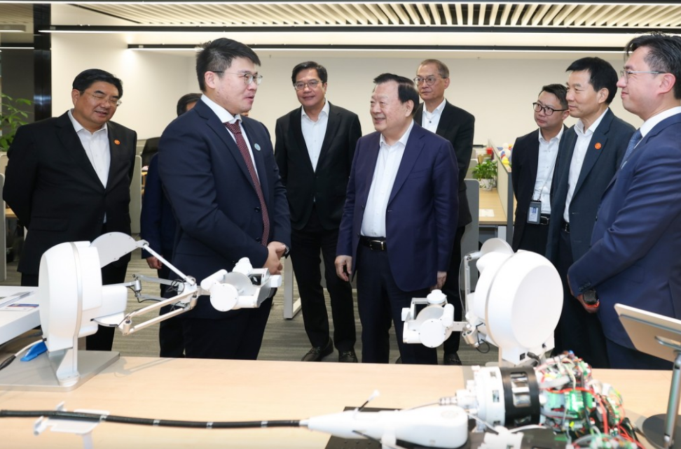 夏宝龙在国宏嘉信资本调研。