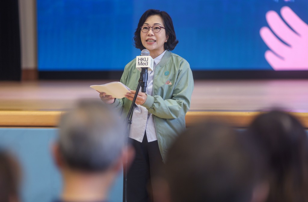 民政及青年事务局局长麦美娟。