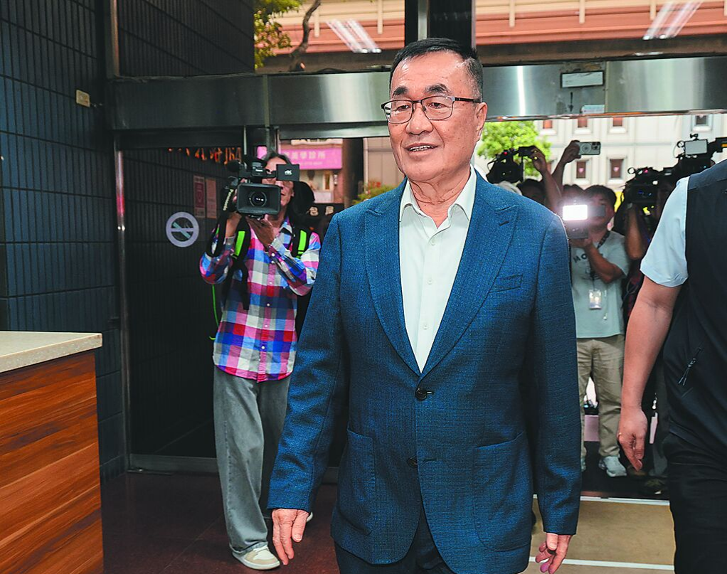 在野两党工作小组新北小组15日开会，国民党代表参选人李四川出席。
