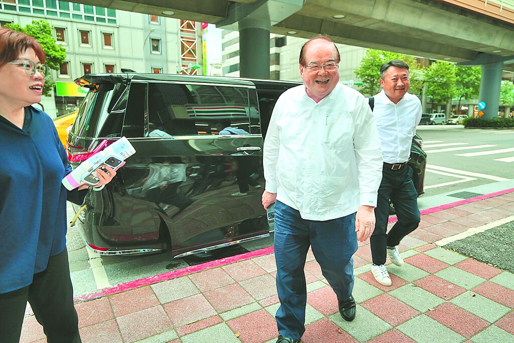 国民党副主席李乾龙