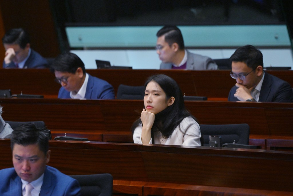 江旻憓议会表现获评有进步。